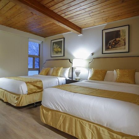 Grizz Hotel Revelstoke Exteriér fotografie