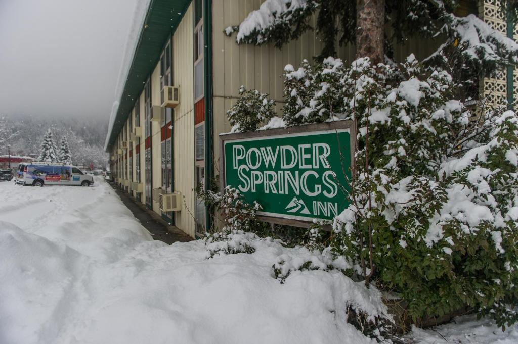 Grizz Hotel Revelstoke Exteriér fotografie