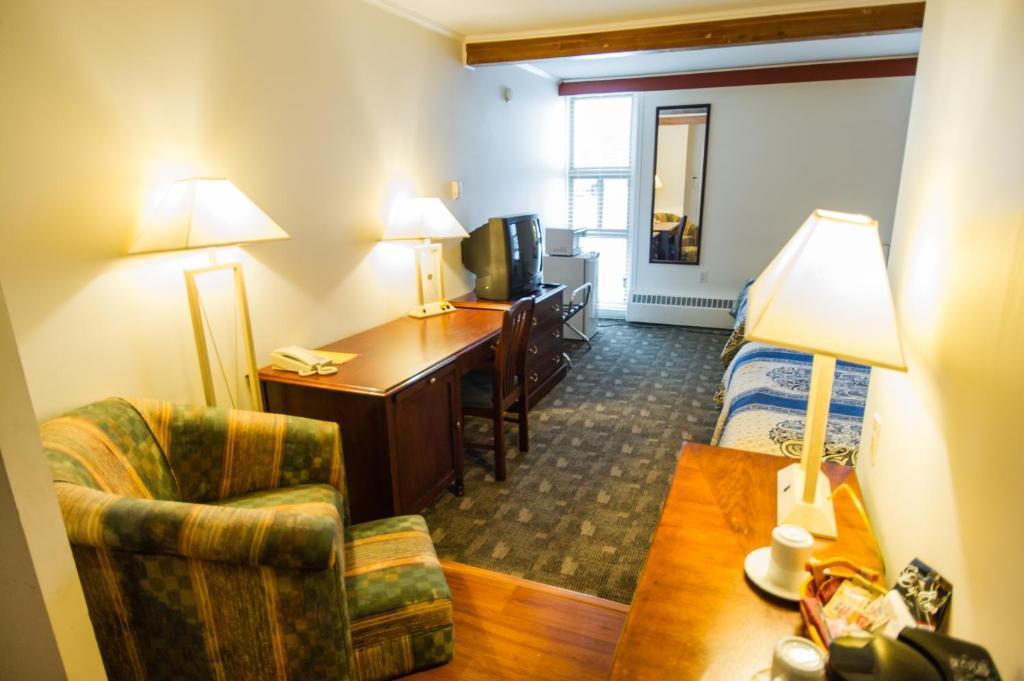 Grizz Hotel Revelstoke Pokoj fotografie