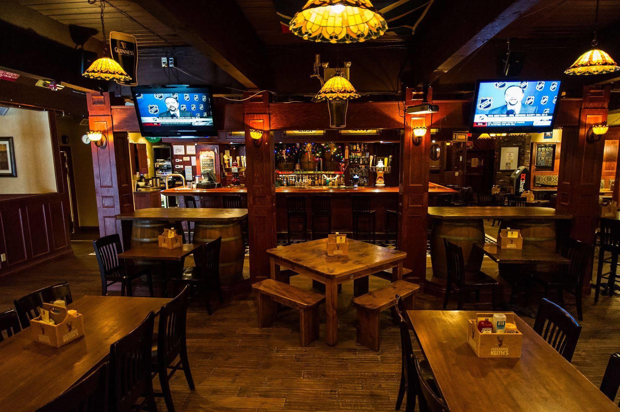 Grizz Hotel Revelstoke Exteriér fotografie