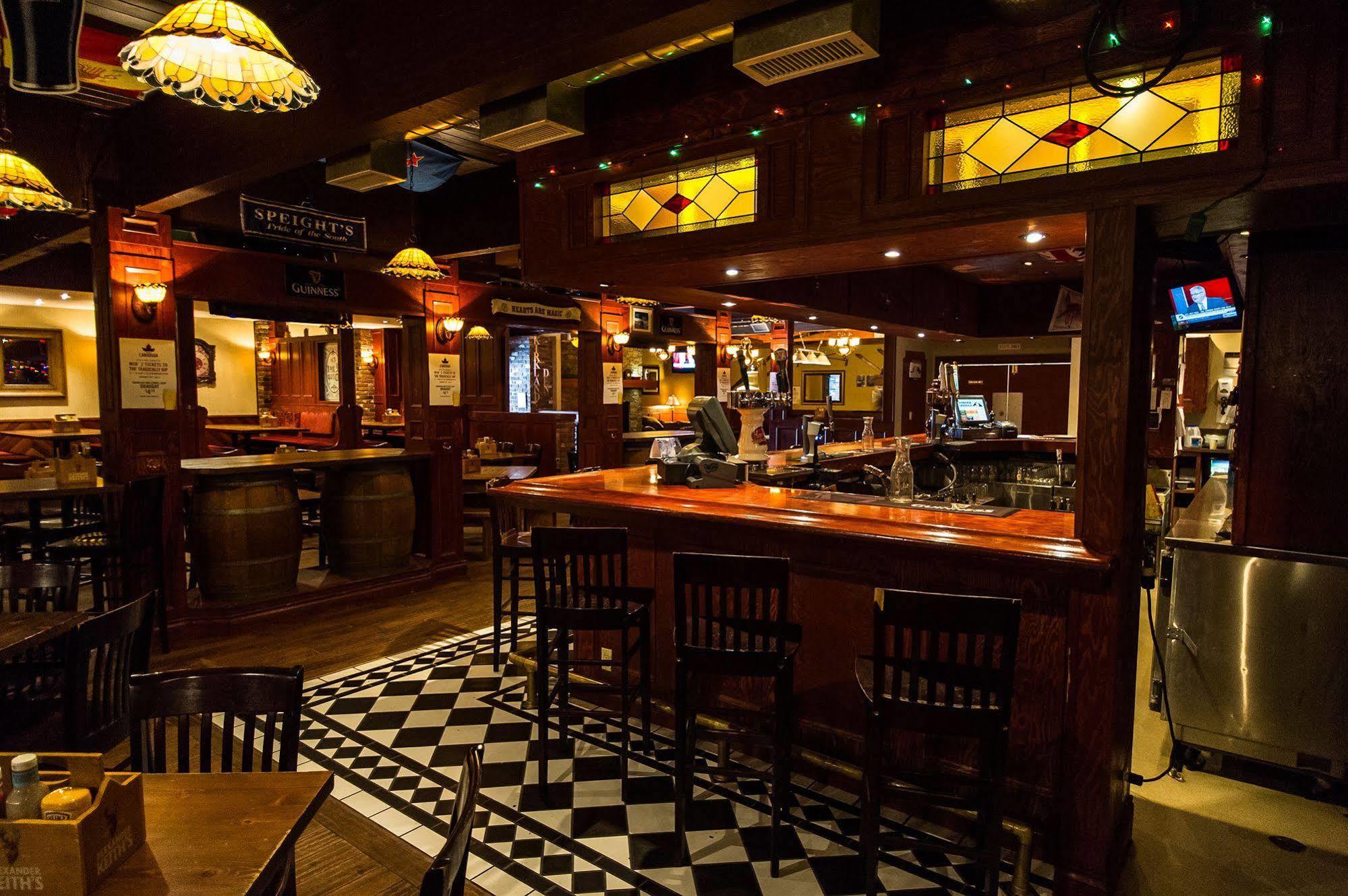 Grizz Hotel Revelstoke Exteriér fotografie