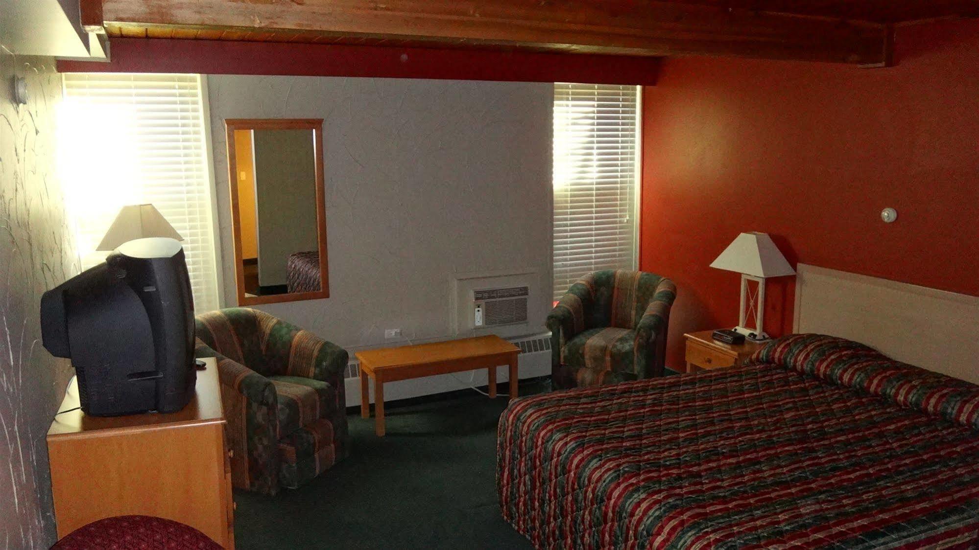Grizz Hotel Revelstoke Exteriér fotografie