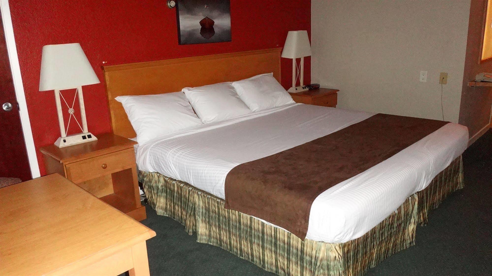 Grizz Hotel Revelstoke Exteriér fotografie