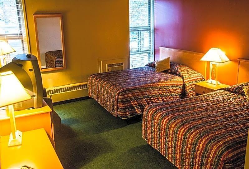 Grizz Hotel Revelstoke Exteriér fotografie