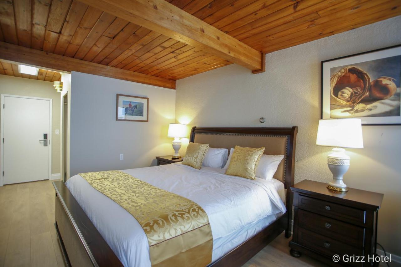 Grizz Hotel Revelstoke Exteriér fotografie