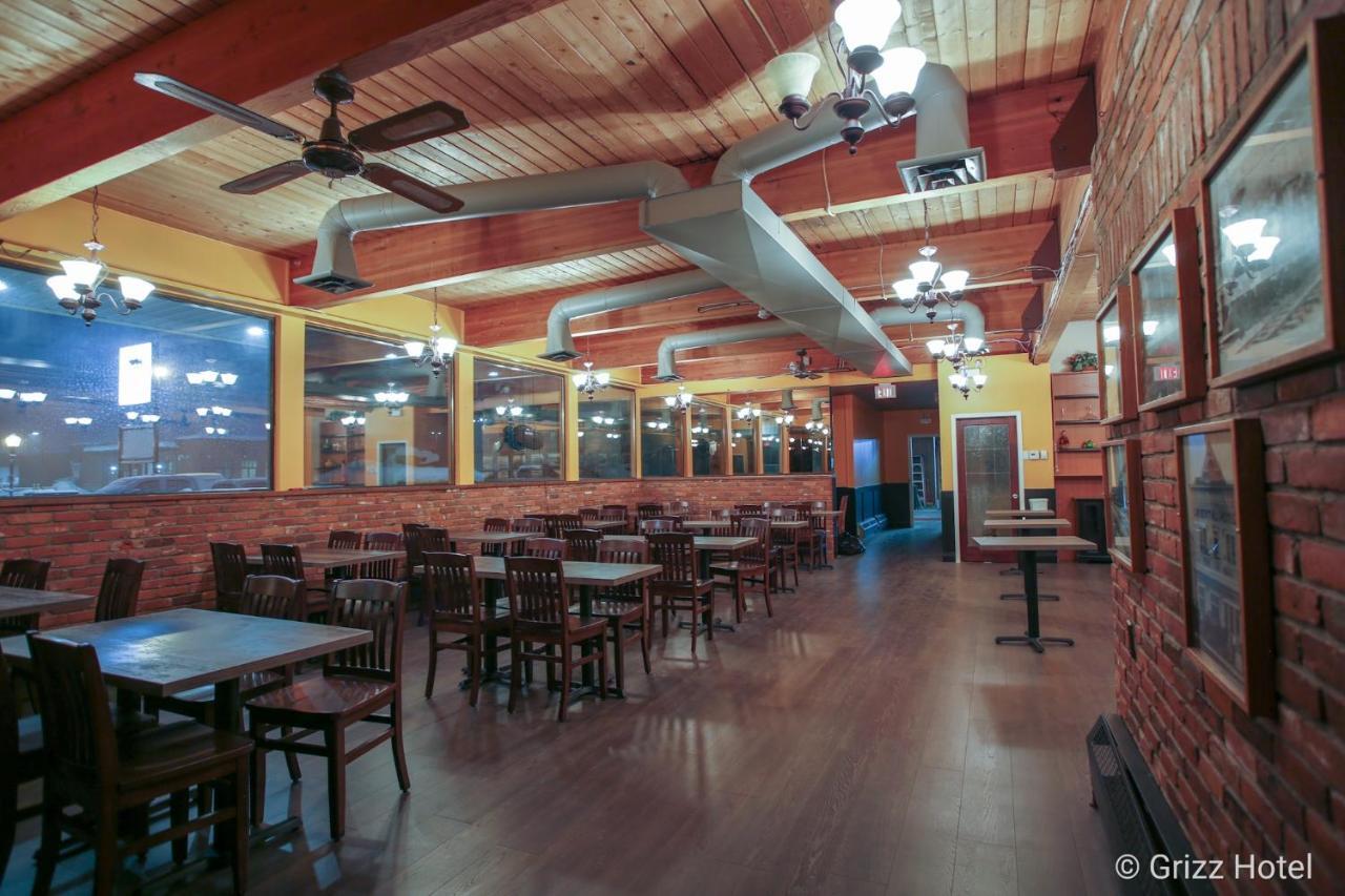 Grizz Hotel Revelstoke Exteriér fotografie